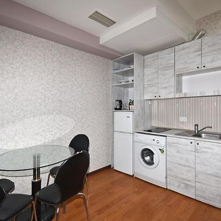 Armenak Apartment No 8, Abovyan Street Ereván Exterior foto