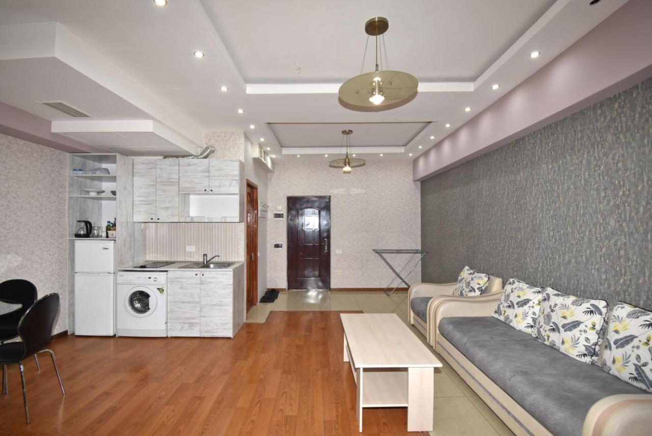 Armenak Apartment No 8, Abovyan Street Ereván Exterior foto